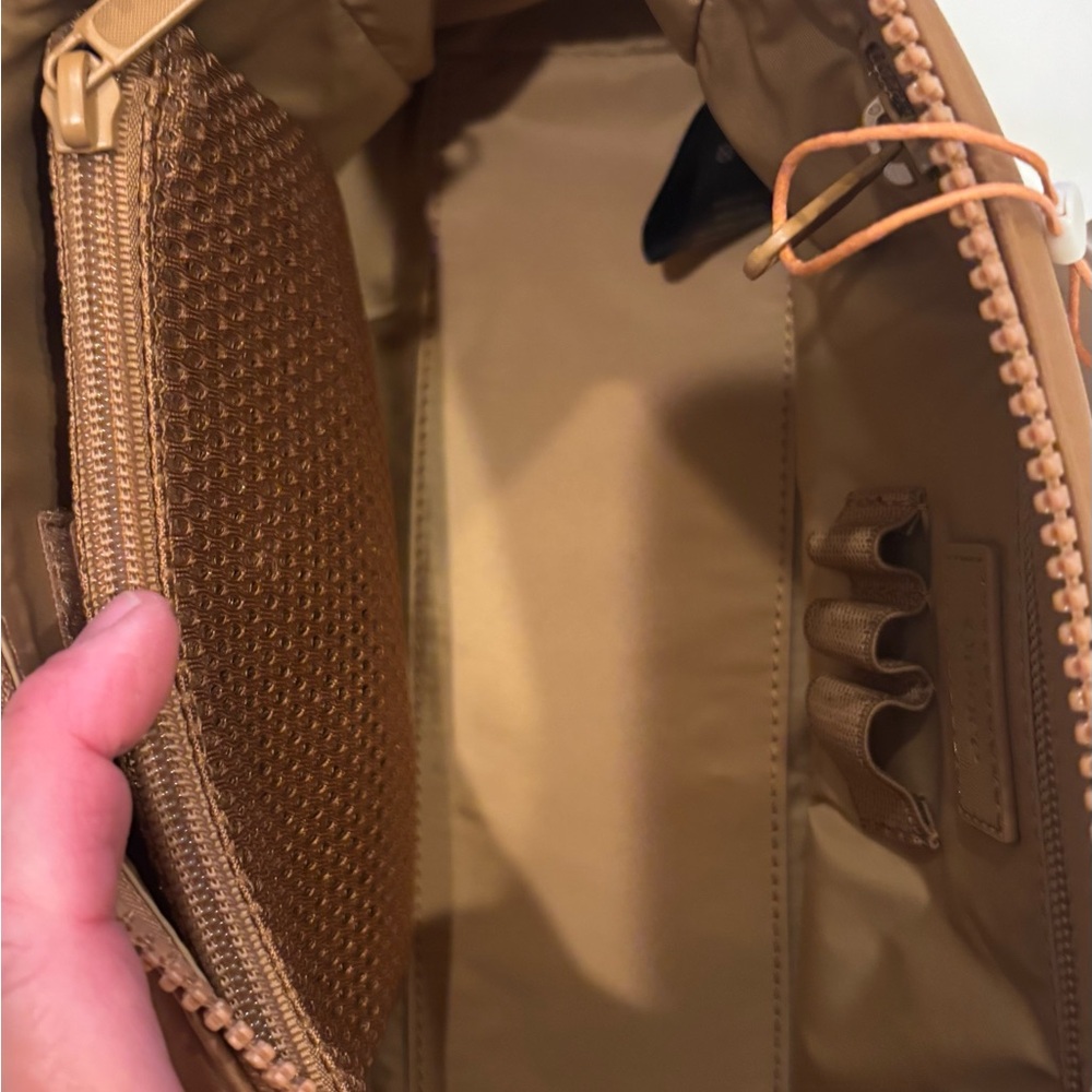 All-Day Neoprene Toiletry Bag - Picture 3 of 4